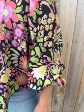 Load image into Gallery viewer, Floral Black Bubble Sleeve Top
