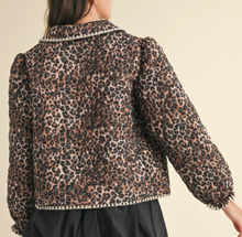 Load image into Gallery viewer, Leopard Scallop Stitched Jacket
