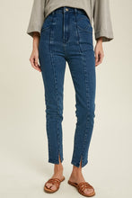 Load image into Gallery viewer, Cropped Denim Jeans
