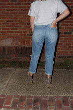 Load image into Gallery viewer, Distressed Mom Jeans
