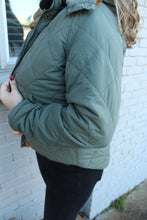 Load image into Gallery viewer, everly evergreen quilted fleece jacket
