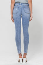 Load image into Gallery viewer, 90s High Rise Skinny Jeans
