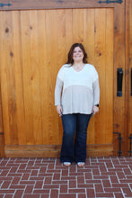 Load image into Gallery viewer, Color Block Waffle Knit Curvy Top
