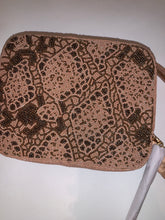 Load image into Gallery viewer, Neutral Snakeskin Beaded Purse

